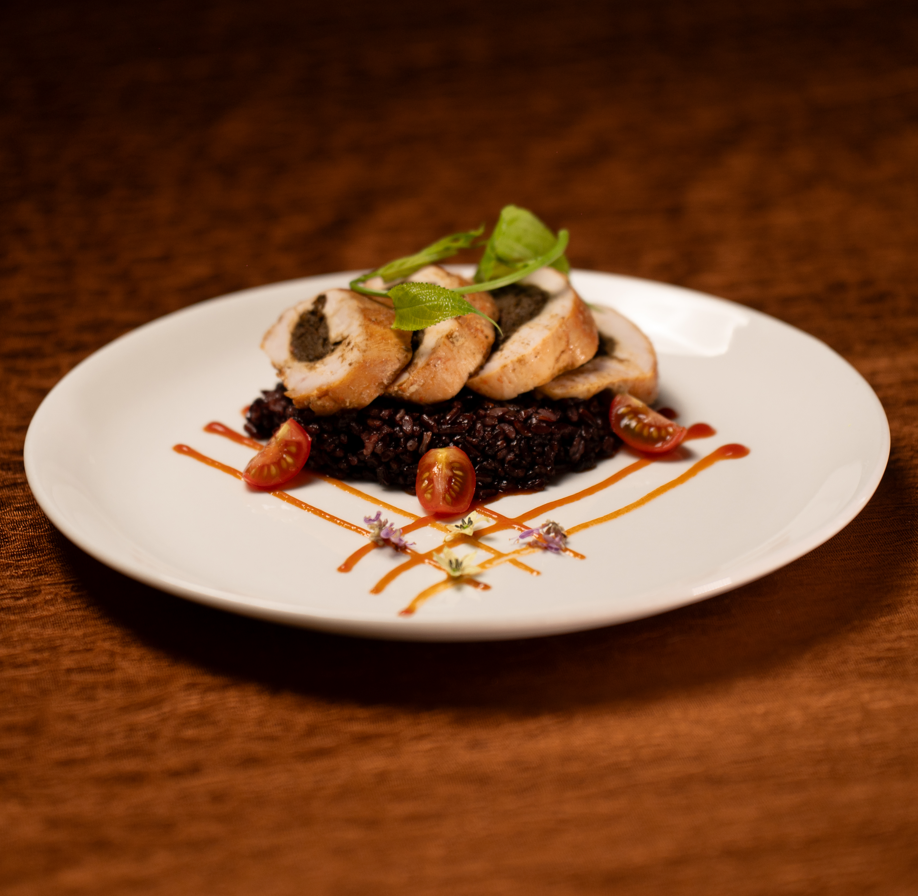 Black & White (Grilled Chicken with stuffed nüoshi paste)